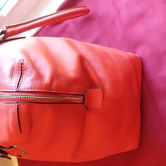 SOLD Michael Kors TravelBag Orange Leather XLarge Bag. Excellent Condition - Picture 5 of 14